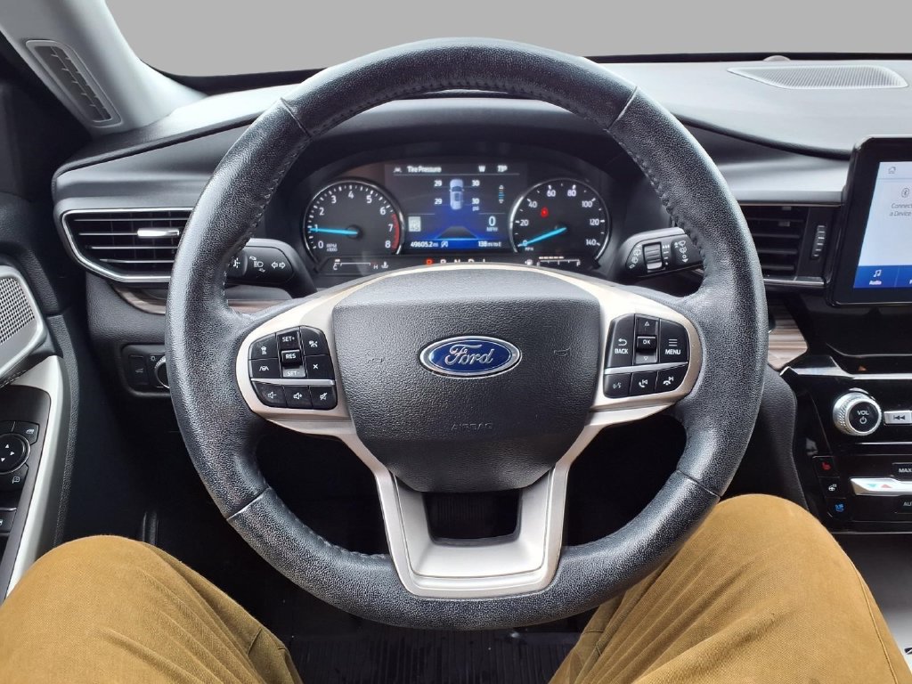 Used 2022 Ford Explorer Limited AWD/4WD image 16