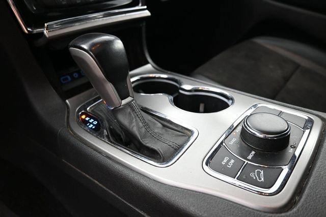 Used 2020 Jeep Grand Cherokee Laredo w/ Quick Order Package 2BN North AWD/4WD image 30