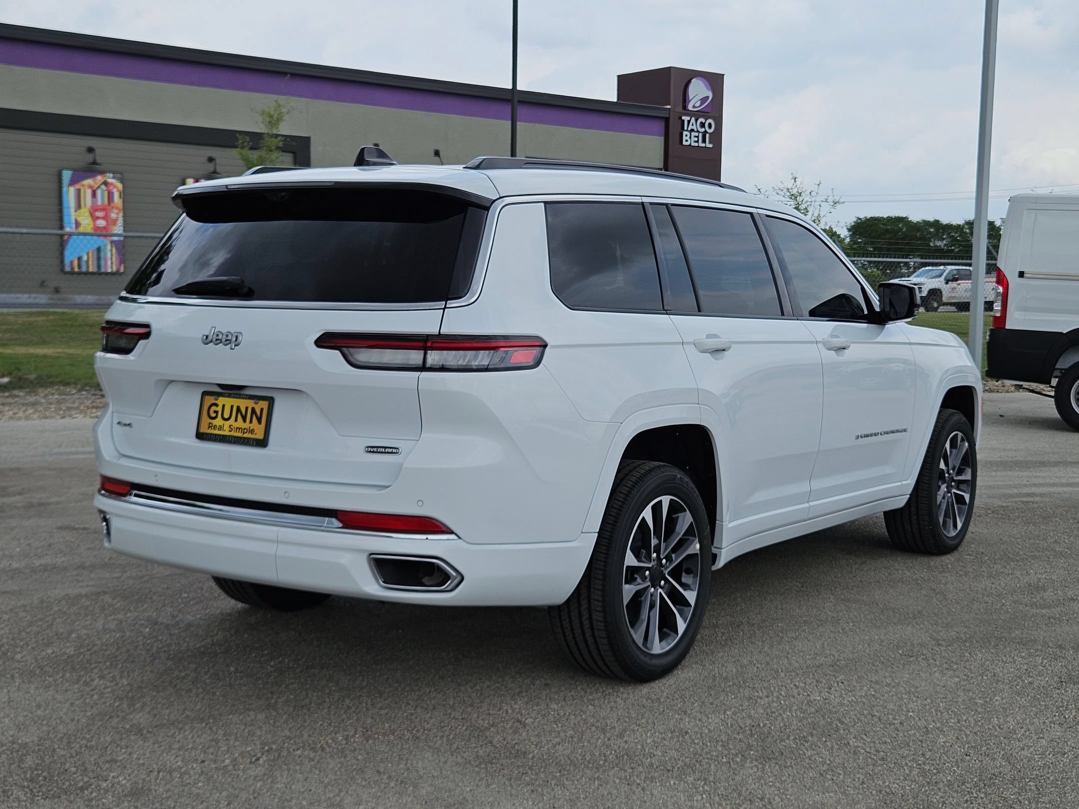 New 2025 Jeep Grand Cherokee L Overland w/ Advanced Protech Group III AWD/4WD image 3