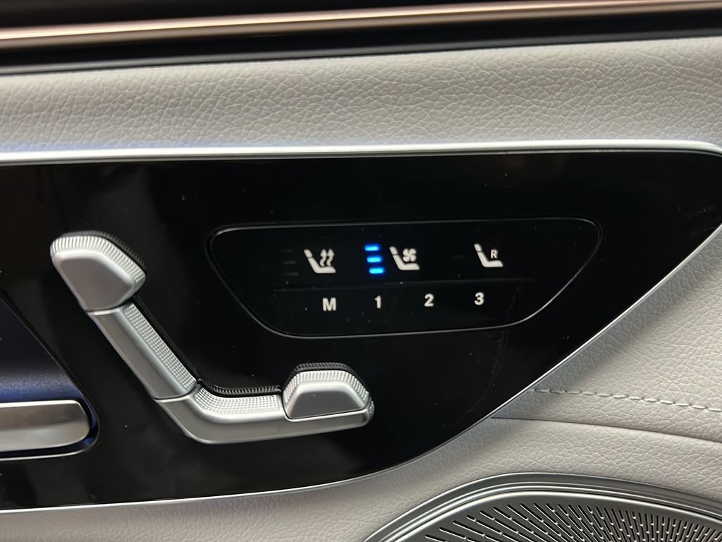 Used 2023 Mercedes-Benz EQS 580 4MATIC SUV image 30
