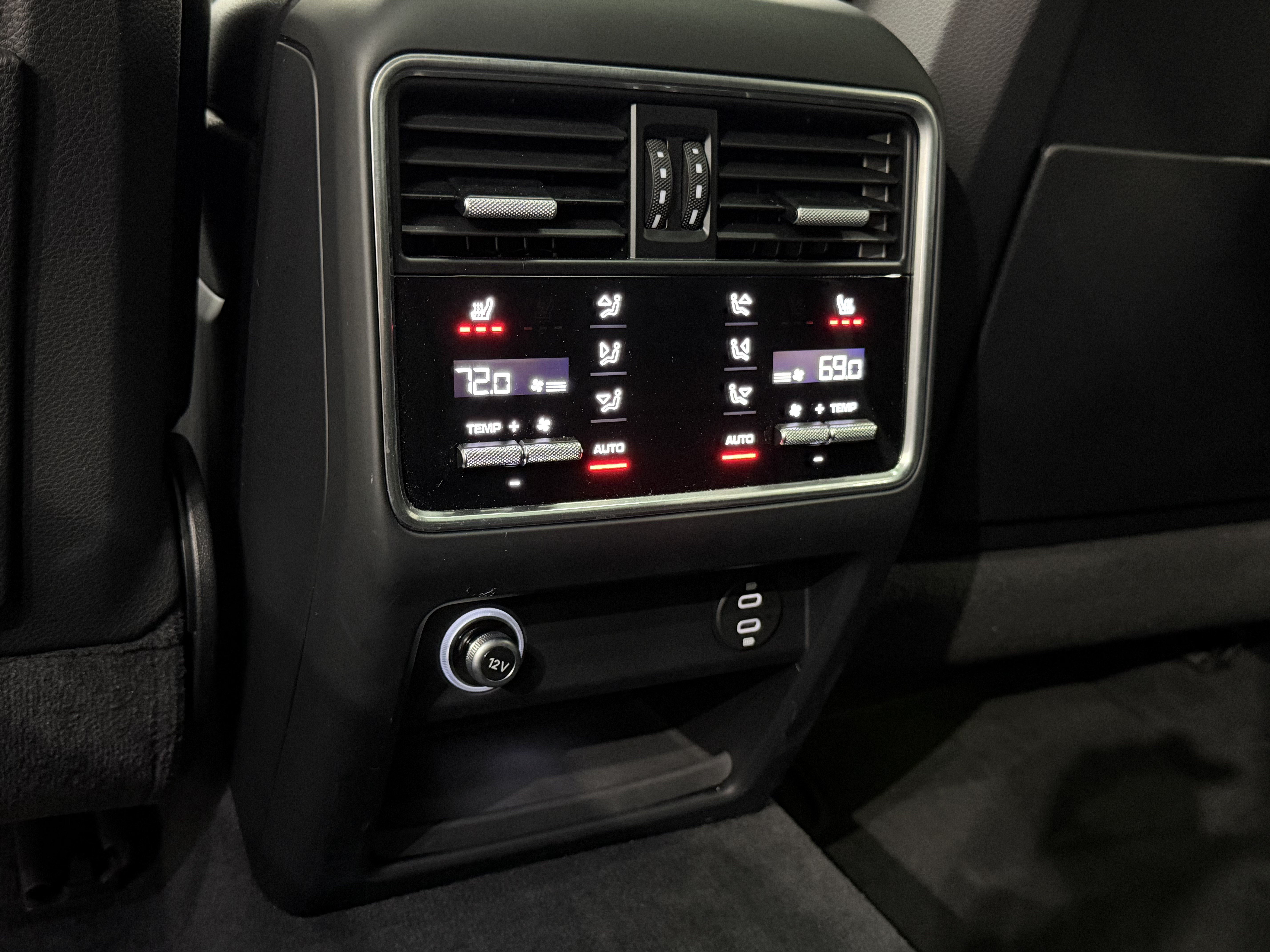 Certified 2022 Porsche Cayenne Platinum Edition AWD/4WD image 21