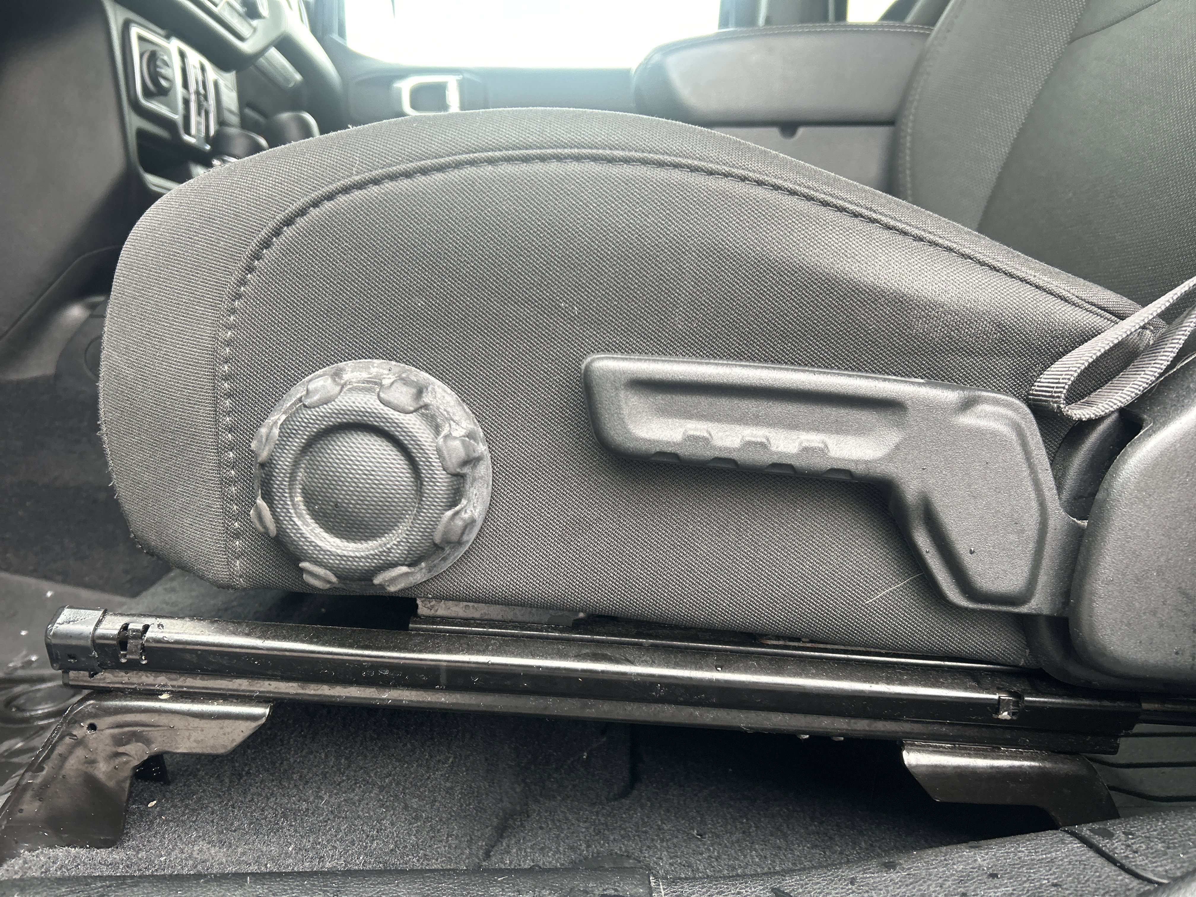 Used 2018 Jeep Wrangler Unlimited Sahara image 13