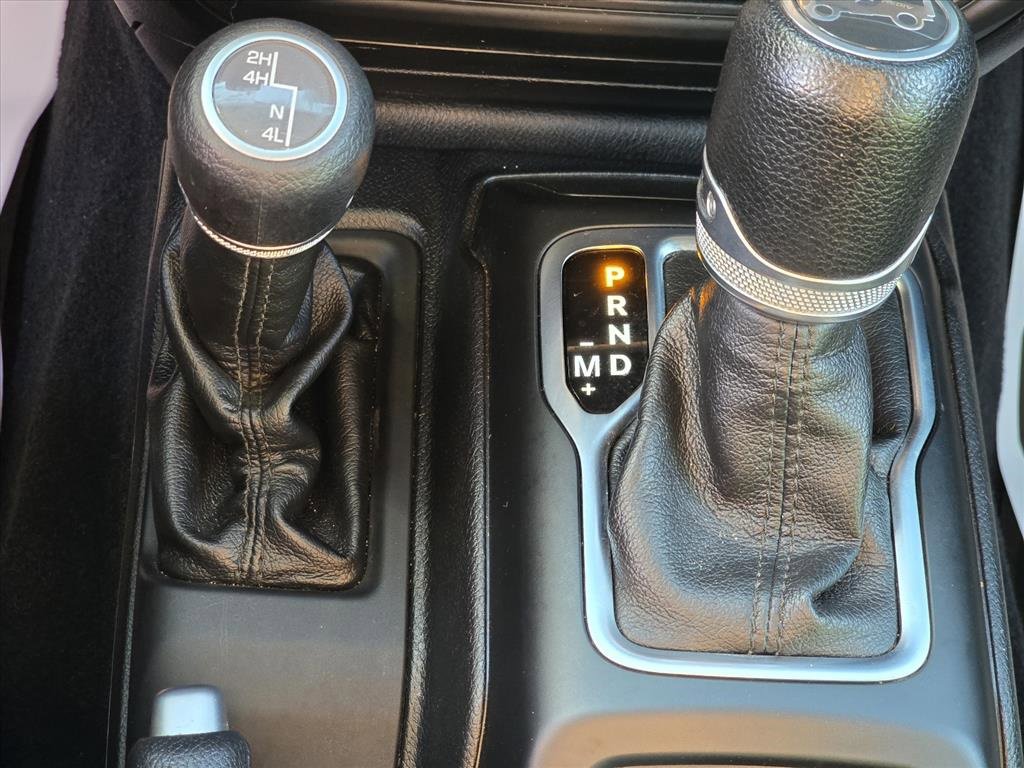 Used 2018 Jeep Wrangler Sport image 19