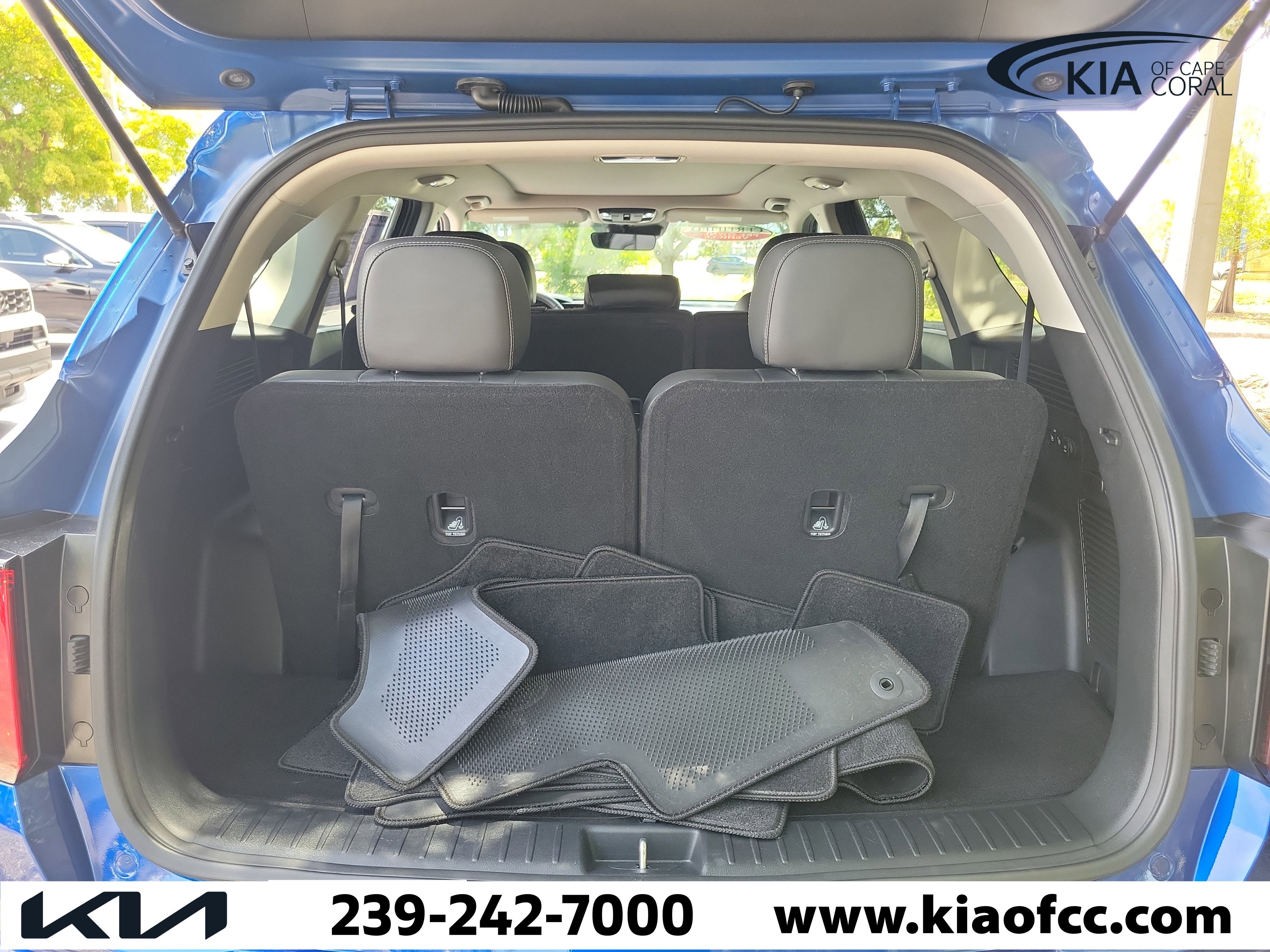 Used 2022 Kia Sorento S w/ Panoramic Sunroof Package FWD image 11