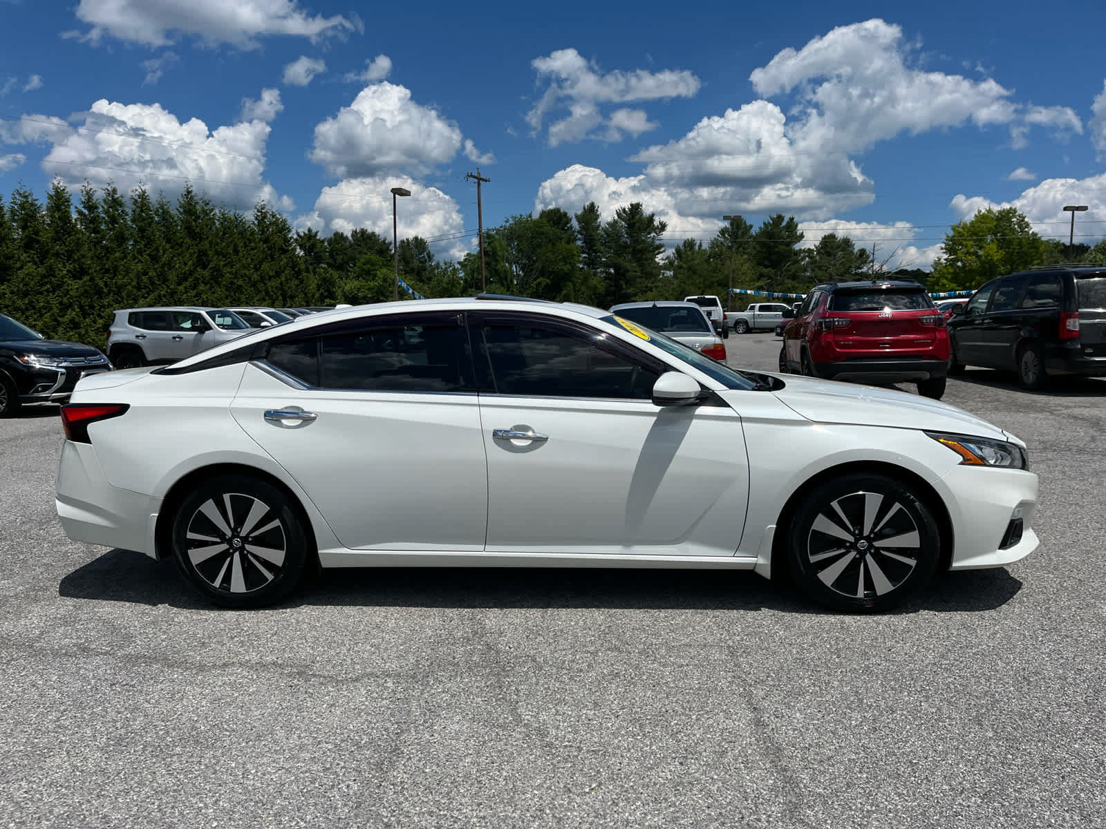 Used 2021 Nissan Altima 2.5 SL FWD image 2