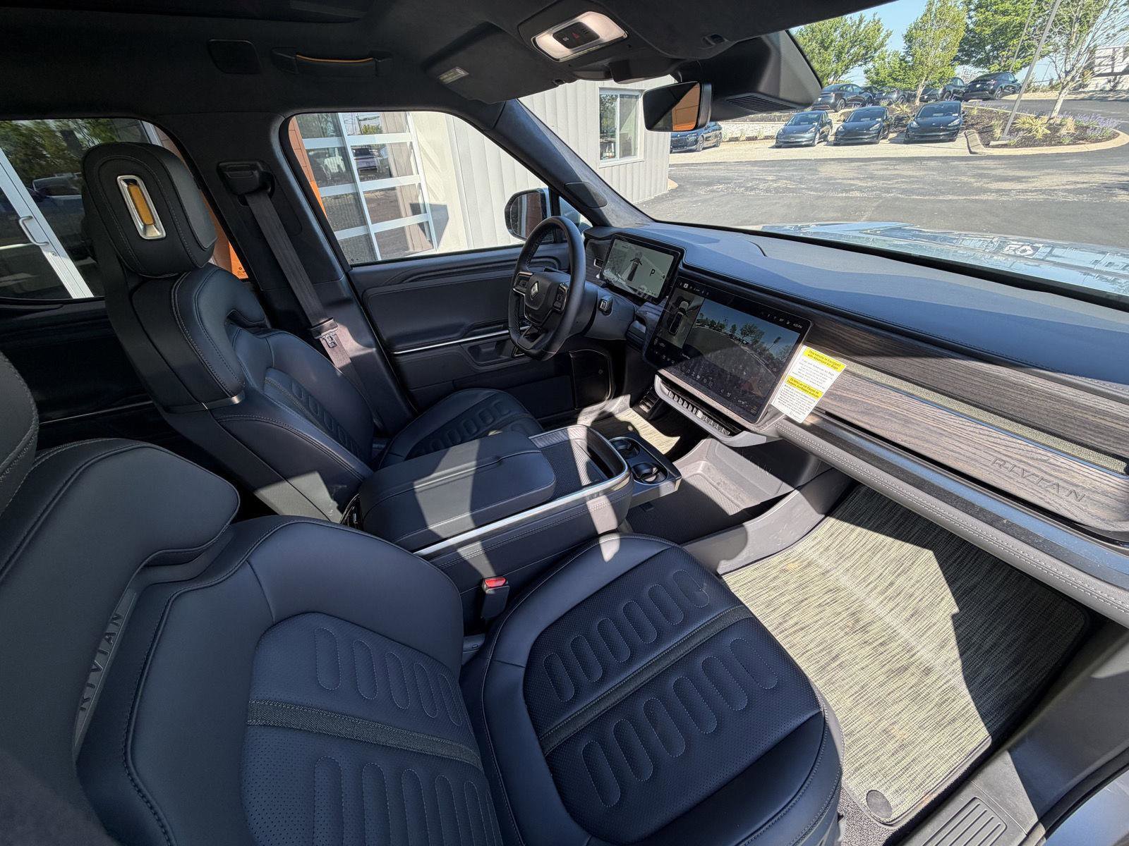 Used 2023 Rivian R1T Adventure image 10