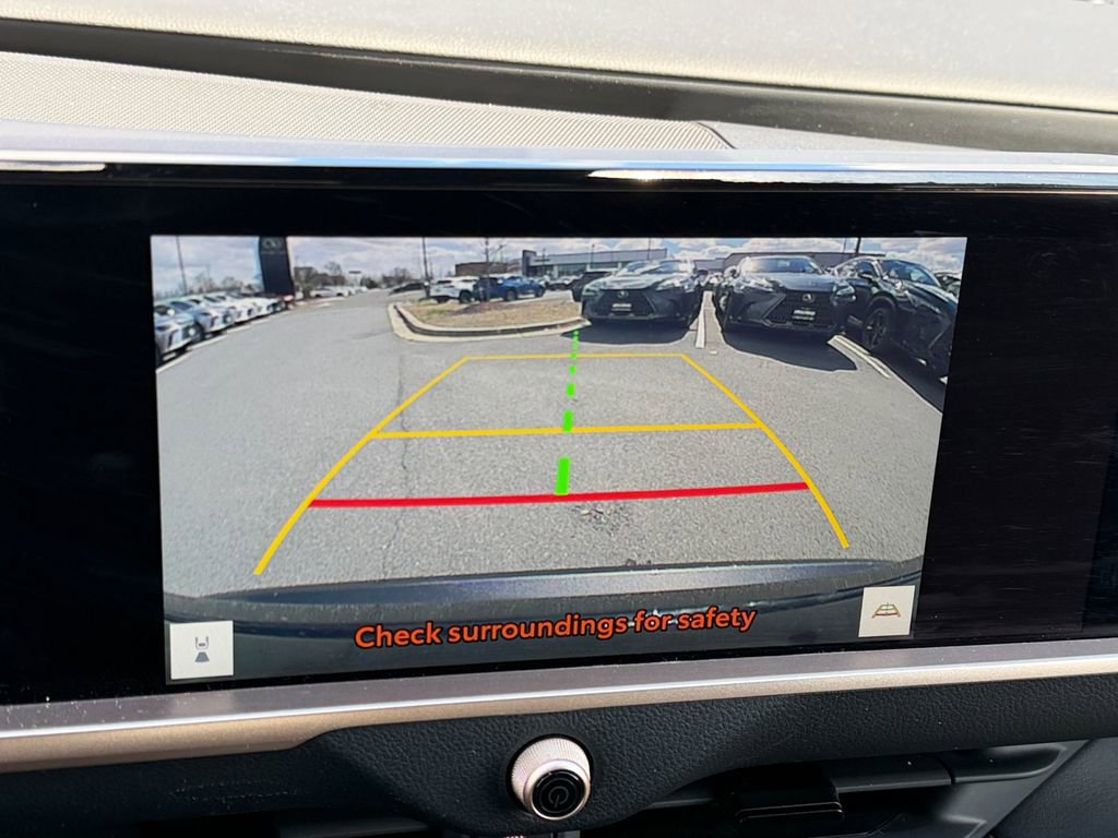 Used 2023 Toyota Crown XLE image 21