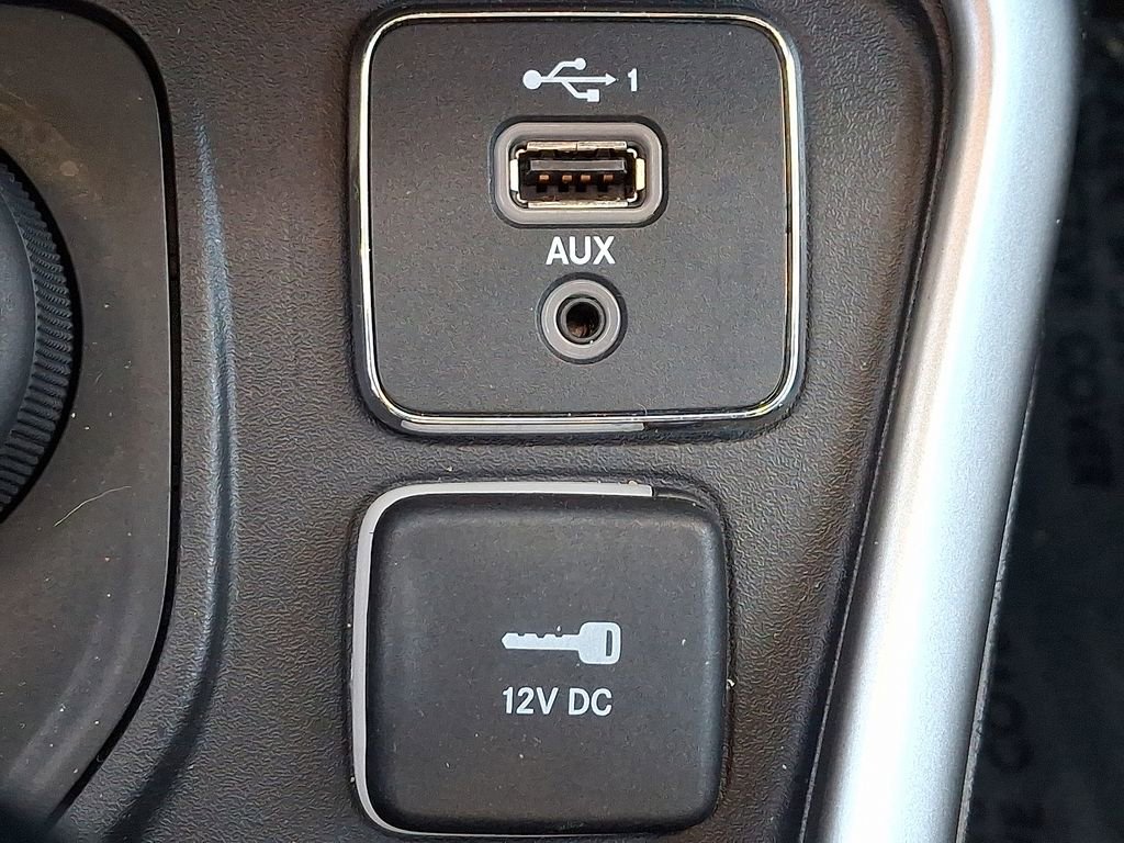 Used 2019 Jeep Compass Latitude w/ Cold Weather Group image 24