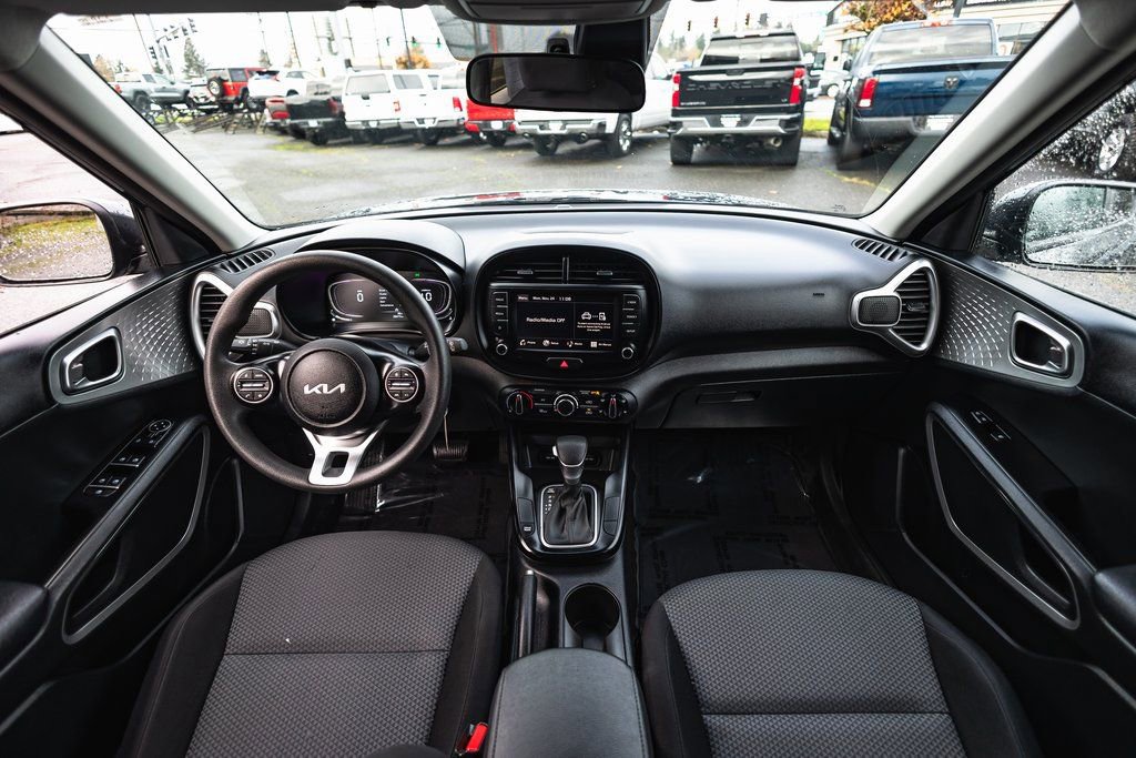Used 2024 Kia Soul LX w/ Option Group 015 image 27