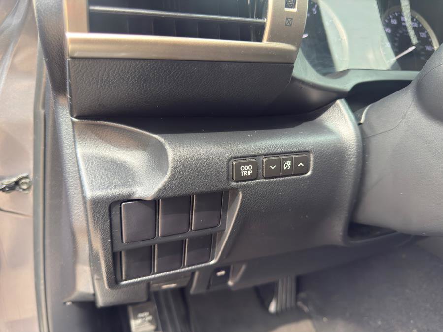 Used 2016 Lexus IS 300 AWD image 15