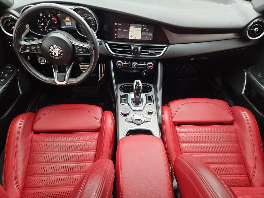 Used 2022 Alfa Romeo Giulia Veloce RWD image 5