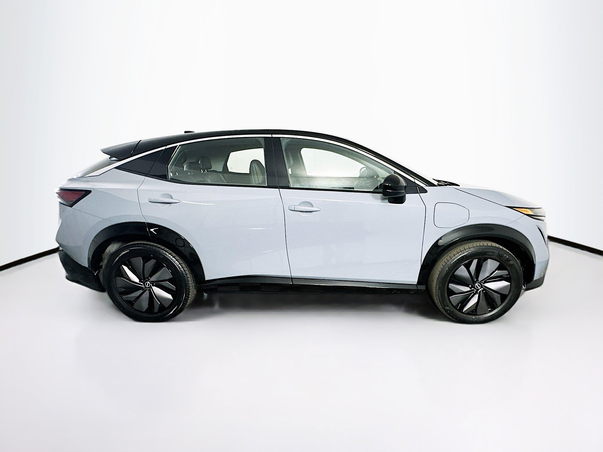 Used 2024 Nissan Ariya FWD image 10