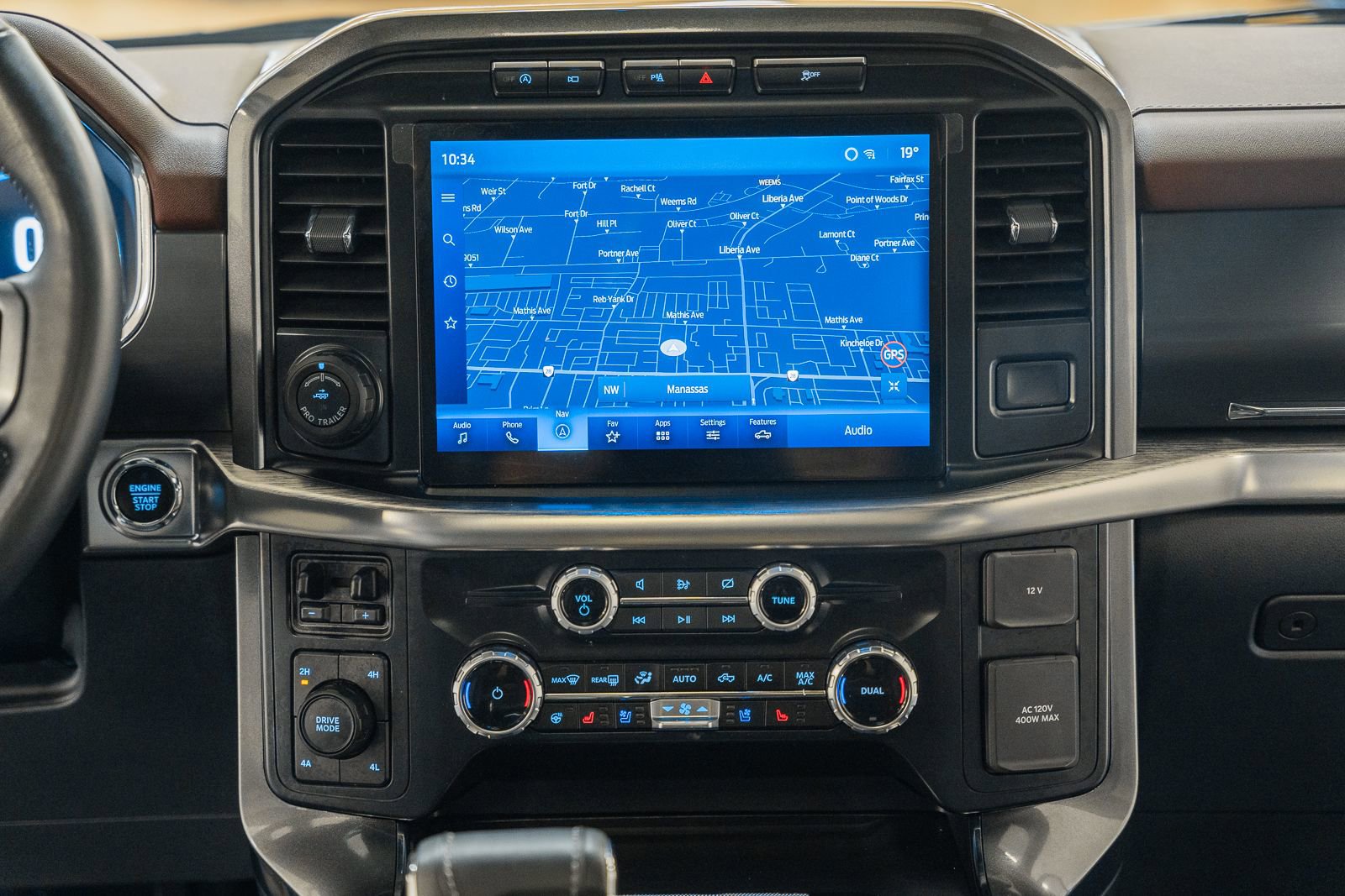 Certified 2023 Ford F150 Lariat w/ Equipment Group 502A High image 28