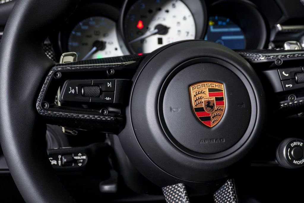 New 2026 Porsche Macan GTS image 20