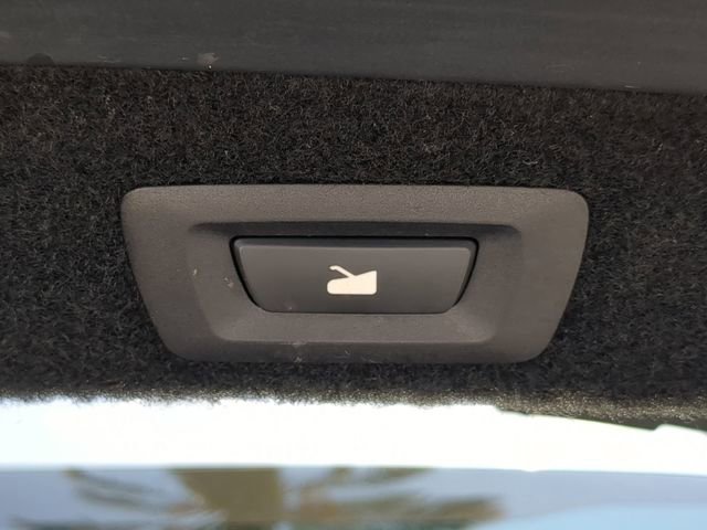 Used 2024 Lucid Air Pure RWD image 9