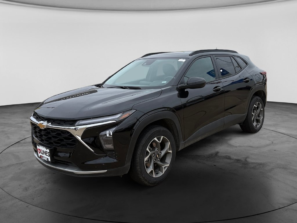 Used 2025 Chevrolet Trax LT FWD image 4