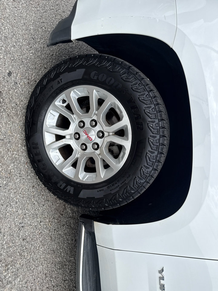 Used 2017 GMC Yukon XL SLT image 31