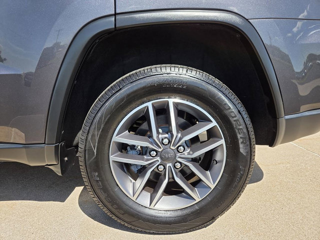 Used 2020 Jeep Grand Cherokee Limited w/ Premium Lighting Group AWD/4WD image 33