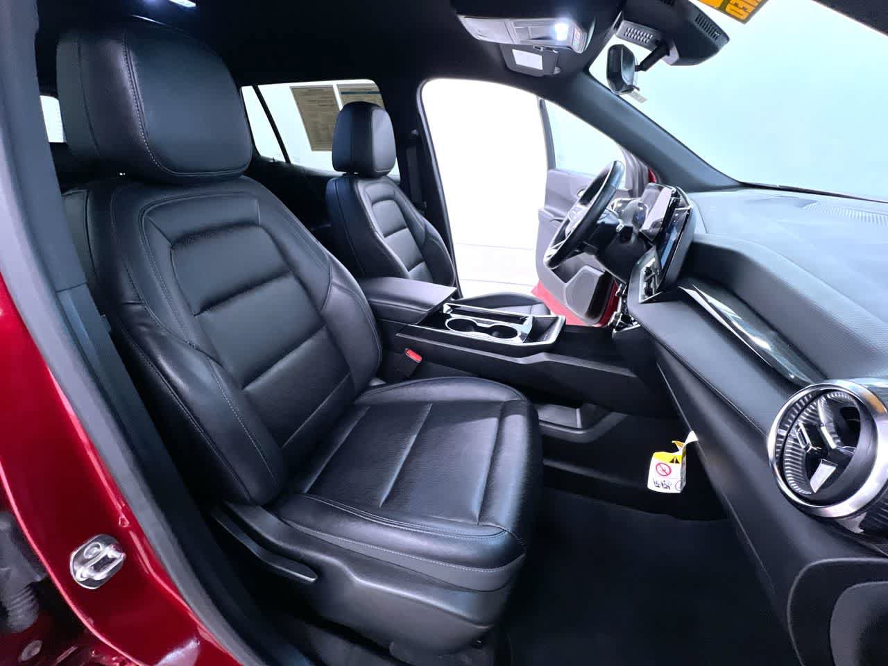 Used 2025 Chevrolet Equinox LT w/ Convenience Package II FWD image 35