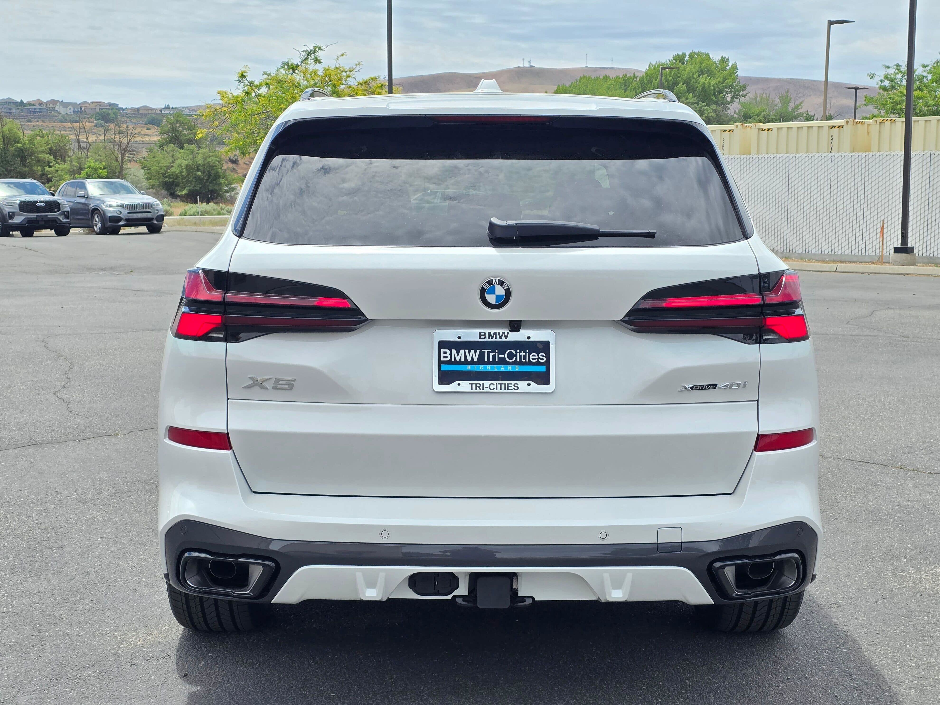 New 2026 BMW X5 xDrive40i w/ M Sport Package AWD/4WD image 5