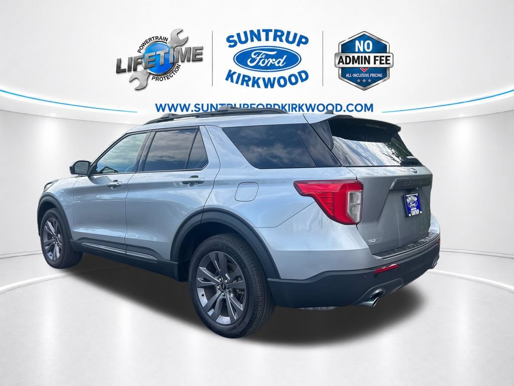 Used 2024 Ford Explorer XLT w/ Equipment Group 202A AWD/4WD image 3