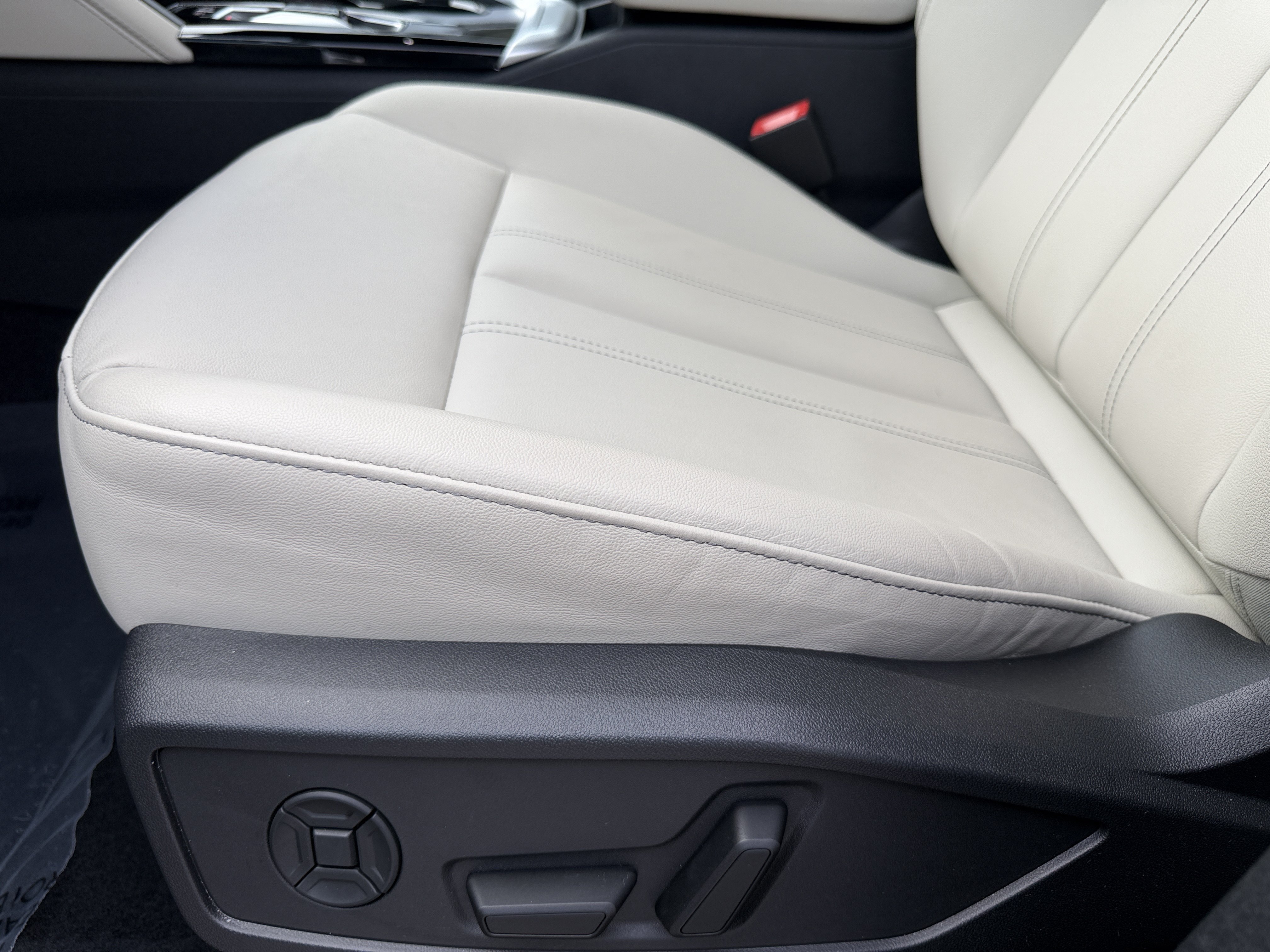 Used 2026 Audi Q5 Premium AWD/4WD image 22