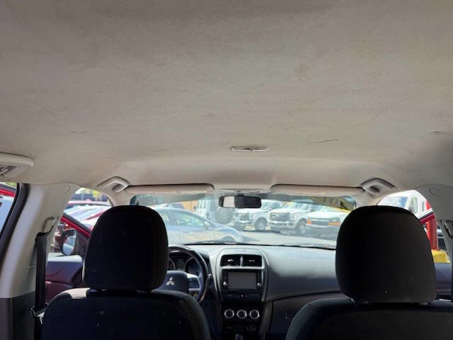 Used 2019 Mitsubishi Outlander Sport LE image 16