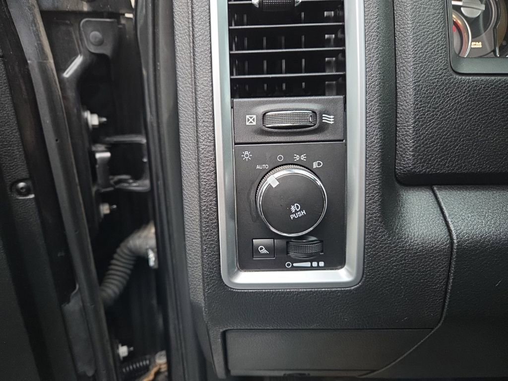 Used 2017 RAM 1500 Limited image 13