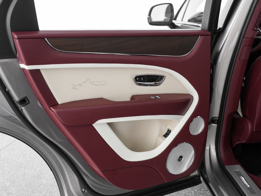 New 2027 Bentley Bentayga AWD/4WD image 28
