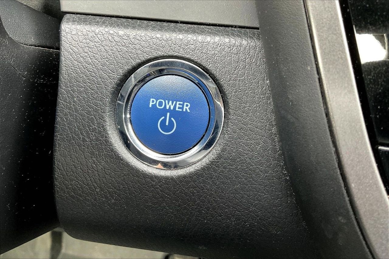 Used 2022 Toyota Camry SE FWD image 26