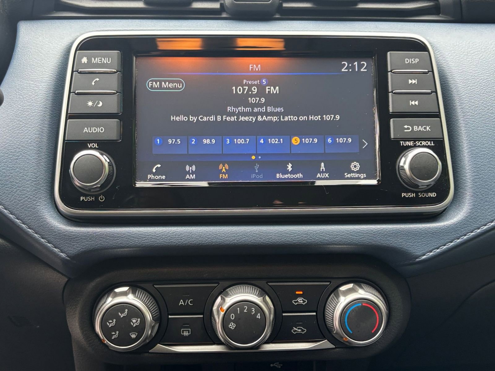 Used 2025 Nissan Versa SV FWD image 20