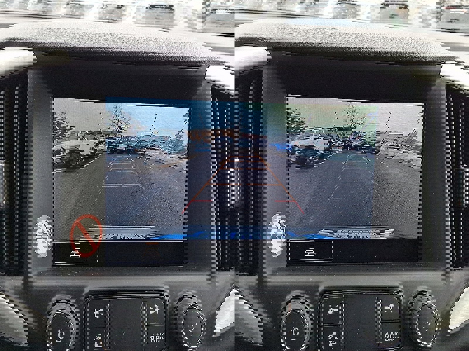 Used 2024 GMC Terrain SLT image 17