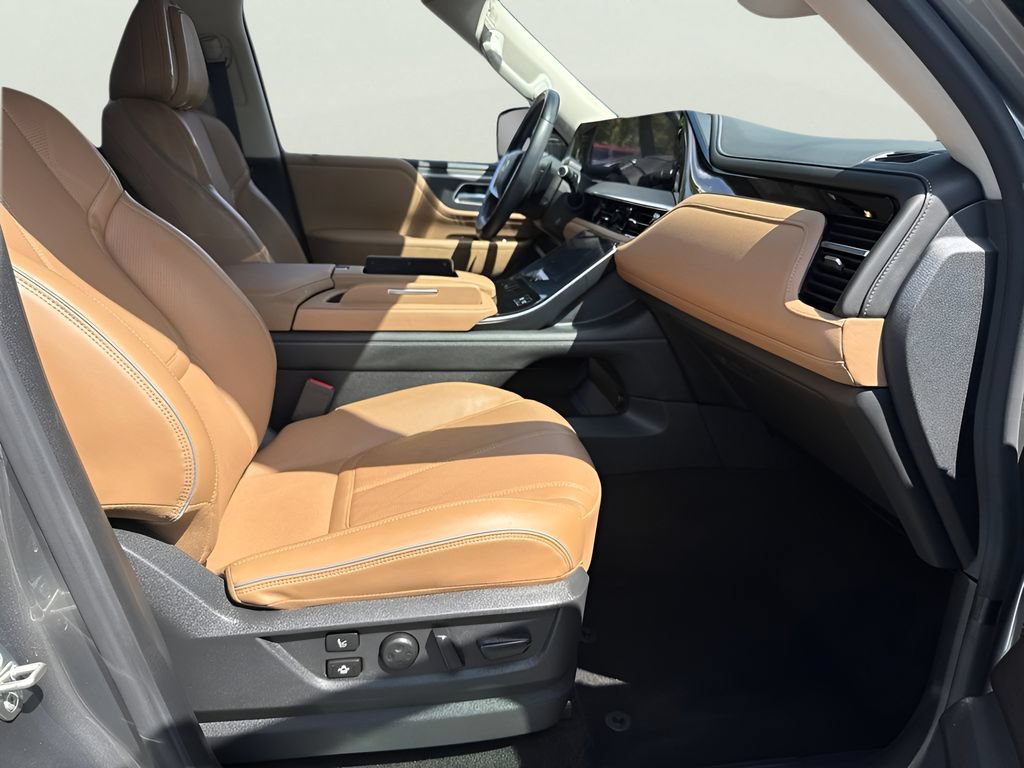 Used 2025 INFINITI QX80 Sensory AWD/4WD image 22