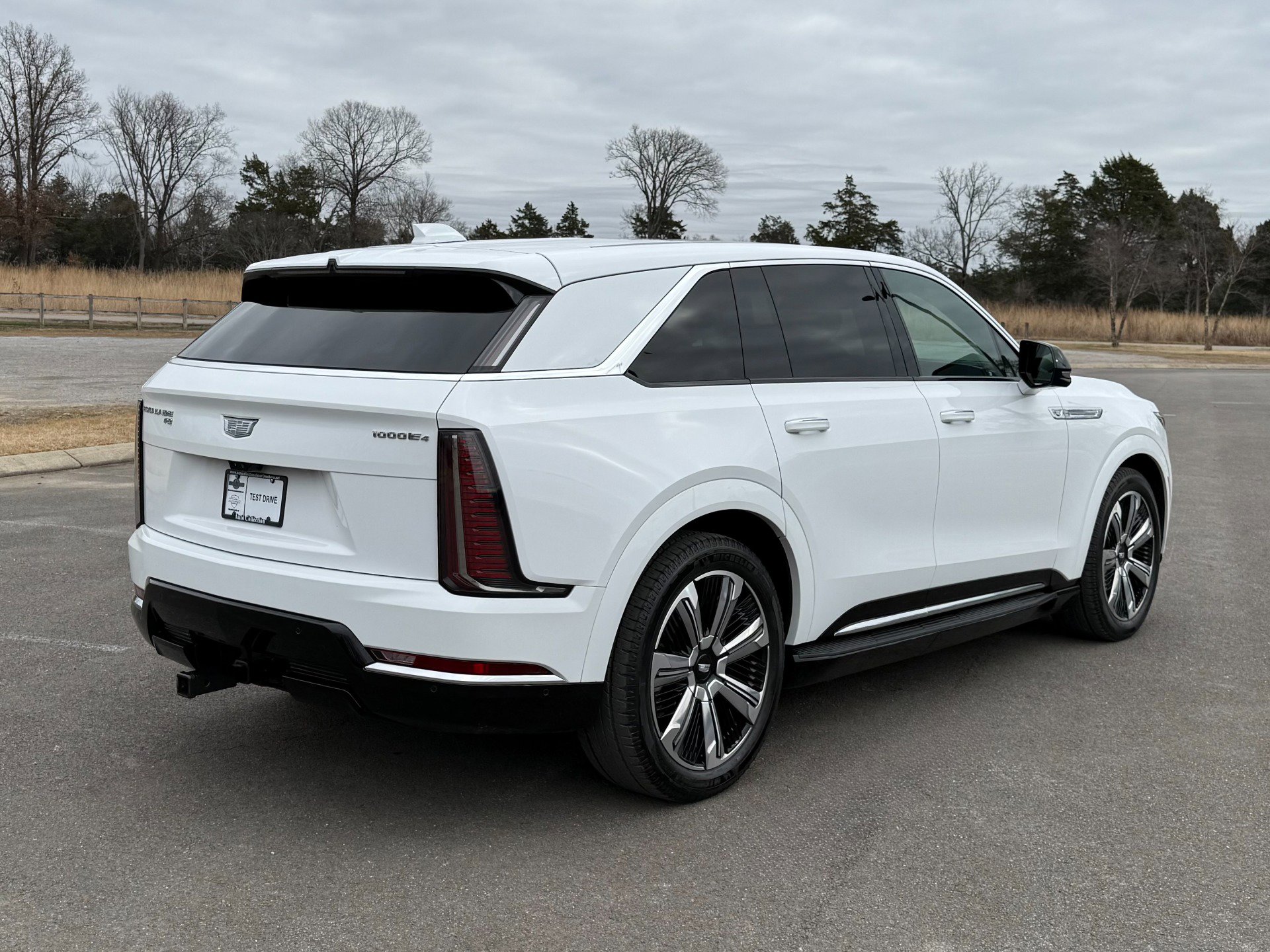 Used 2025 Cadillac Escalade IQ Luxury 2 image 3