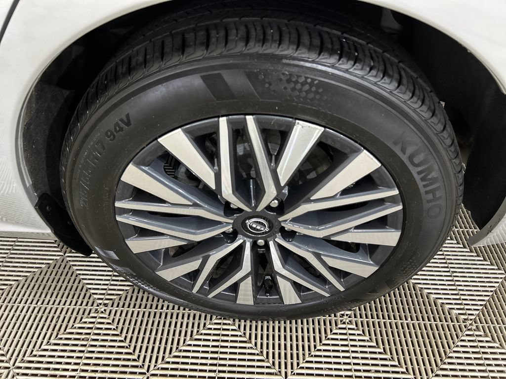 Used 2024 Nissan Altima 2.5 SV FWD image 10