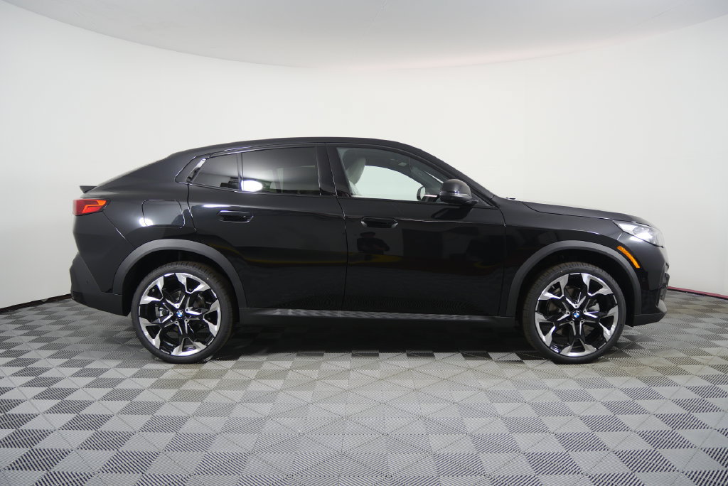 Certified 2026 BMW X2 xDrive28i w/ Technology Package AWD/4WD image 6
