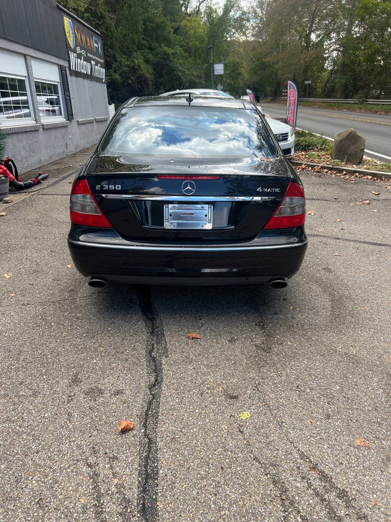 Used 2009 Mercedes-Benz E 350 4MATIC Sedan image 3