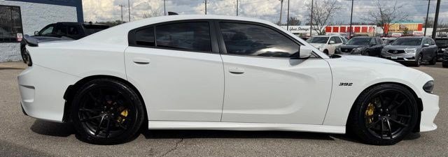 Used 2017 Dodge Charger R/T image 6