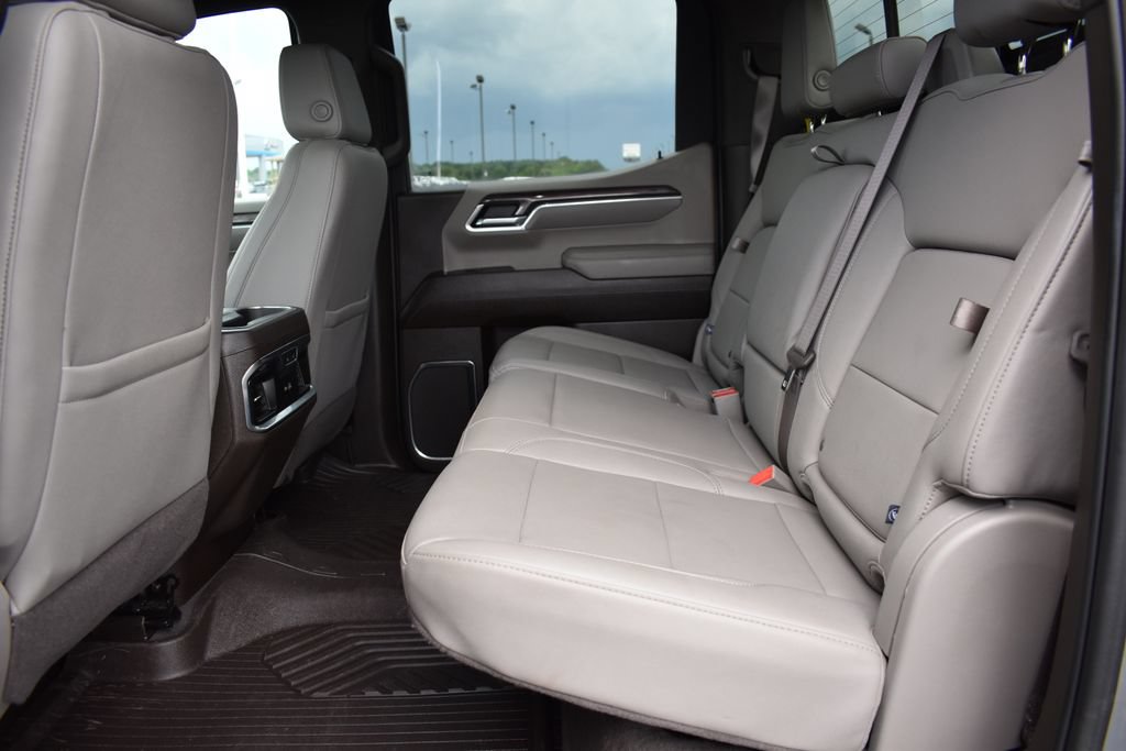 Used 2024 Chevrolet Silverado 1500 LTZ AWD/4WD image 15