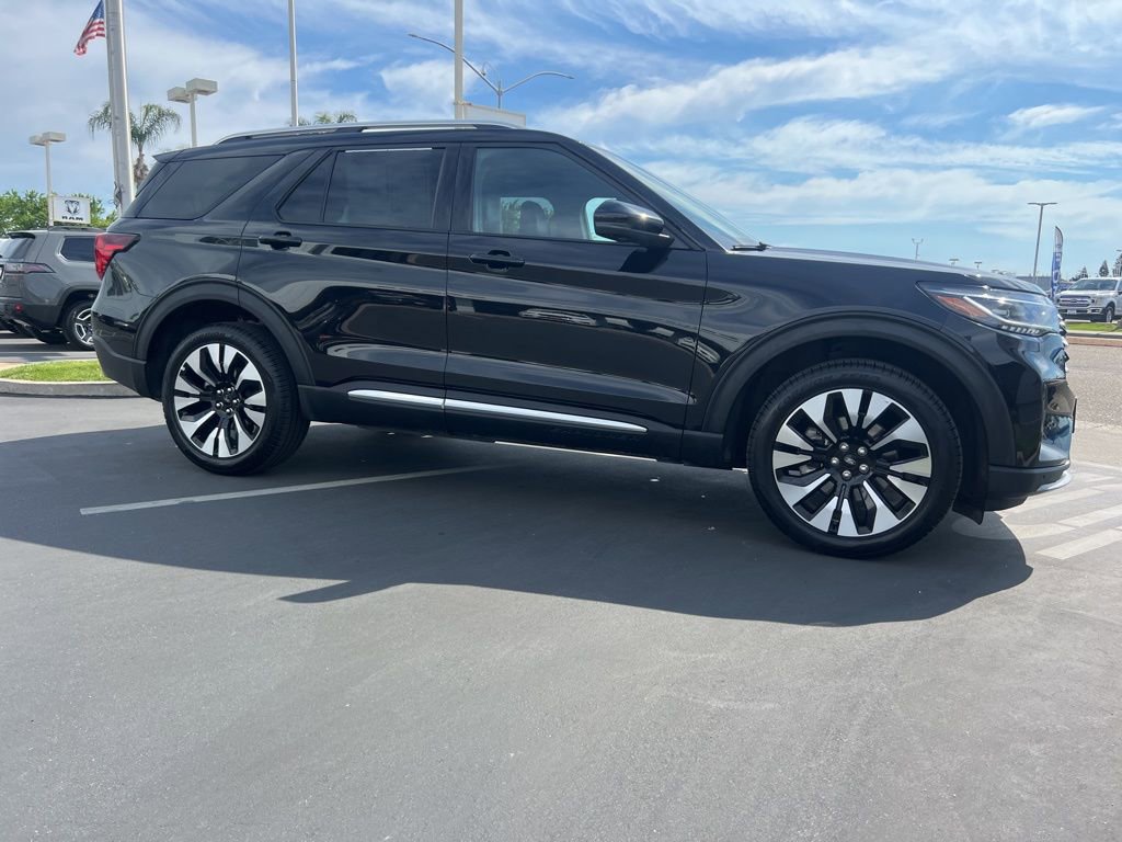 Used 2025 Ford Explorer Platinum w/ LUX Leather Package image 6