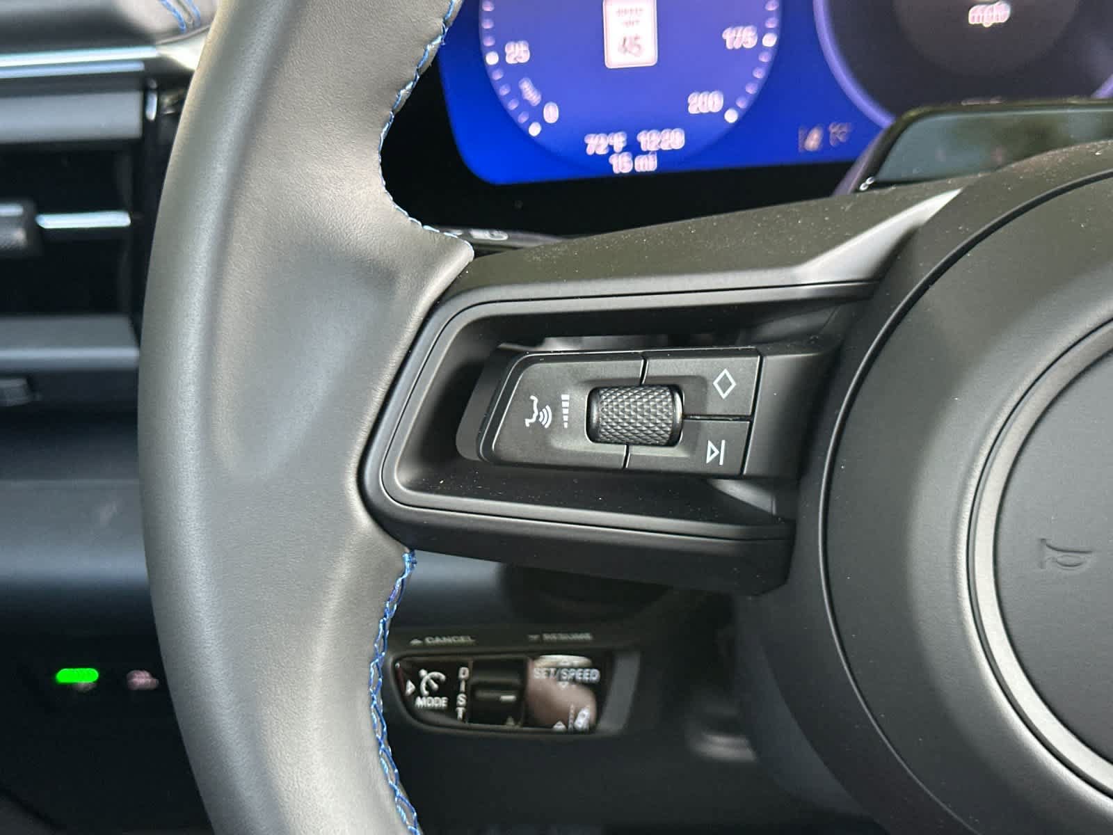 New 2026 Porsche Macan Electric RWD image 28
