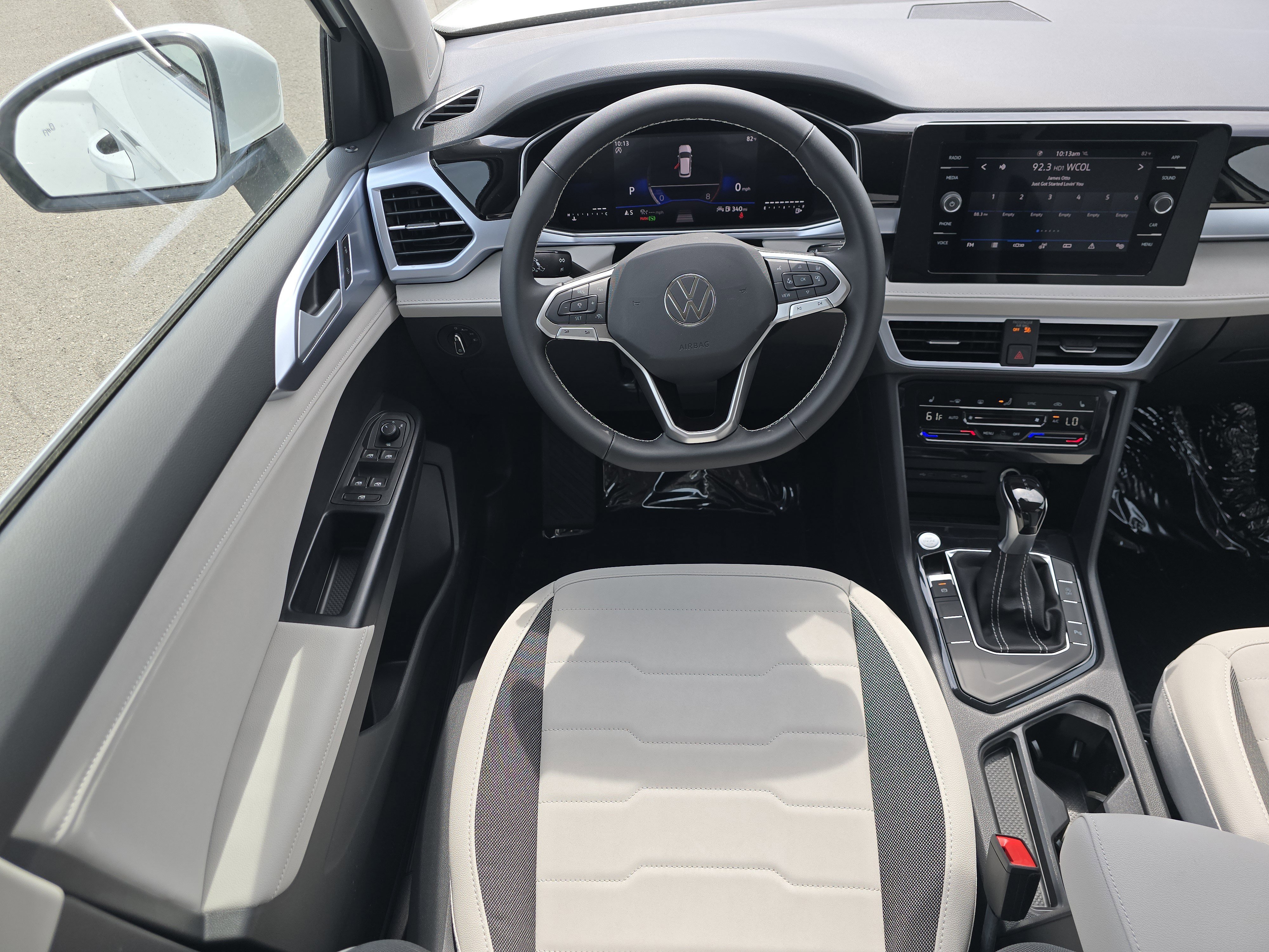 New 2026 Volkswagen Taos SE image 19