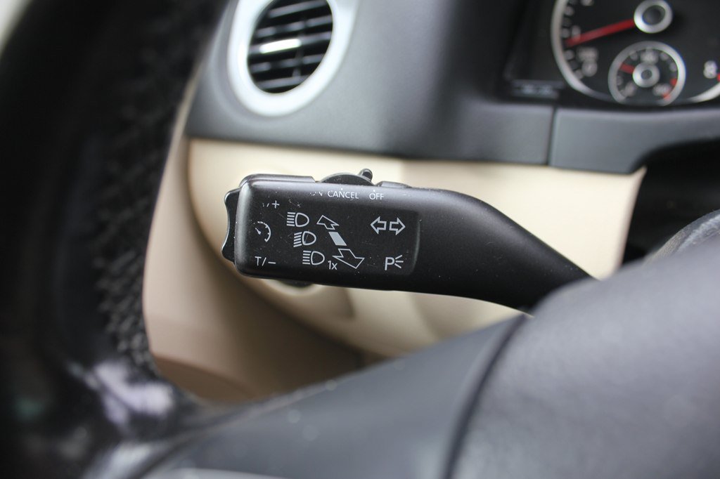 Used 2013 Volkswagen Tiguan SEL AWD/4WD image 14