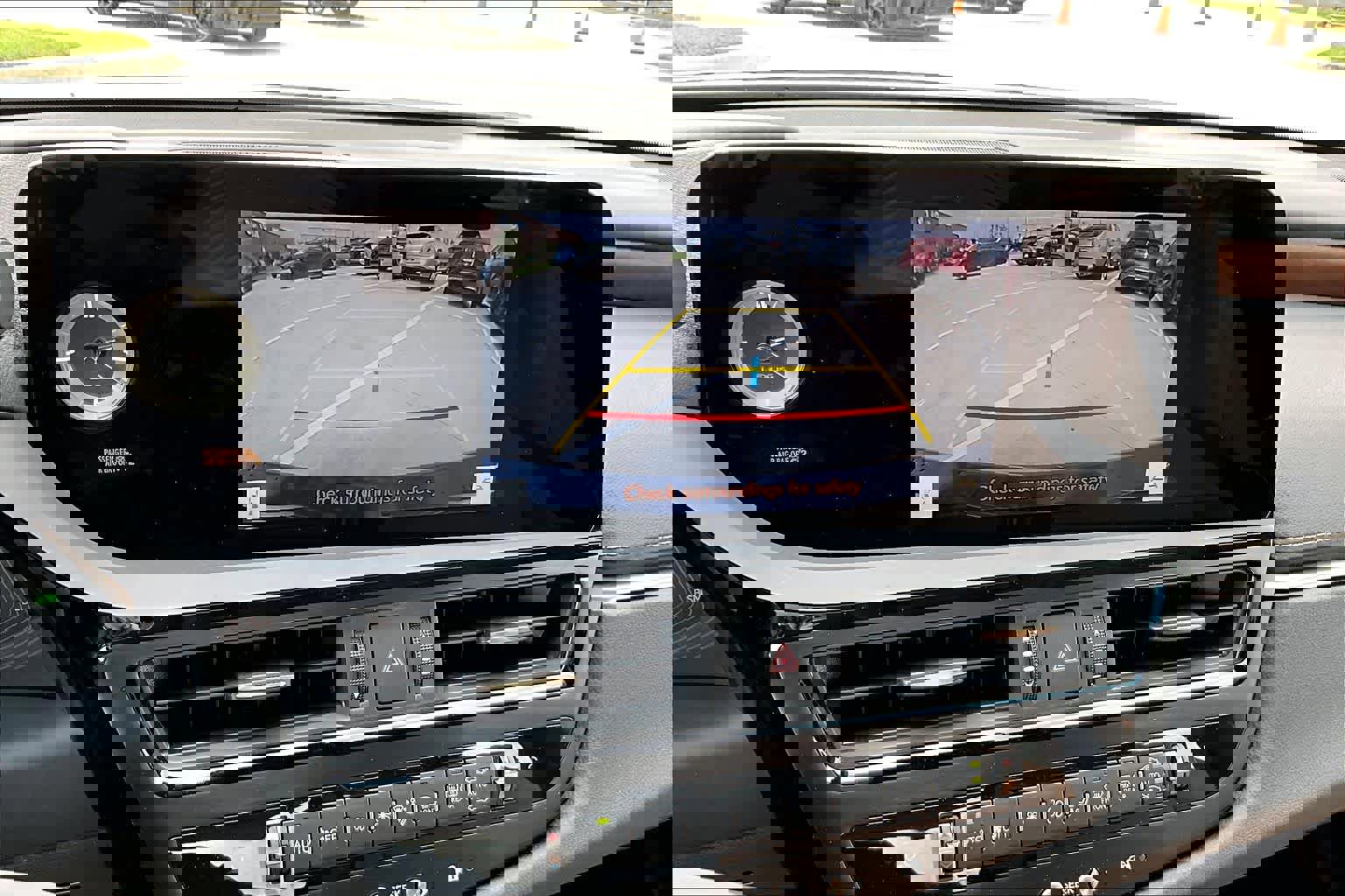 Certified 2025 Lexus ES 300h w/ Premium Package image 27