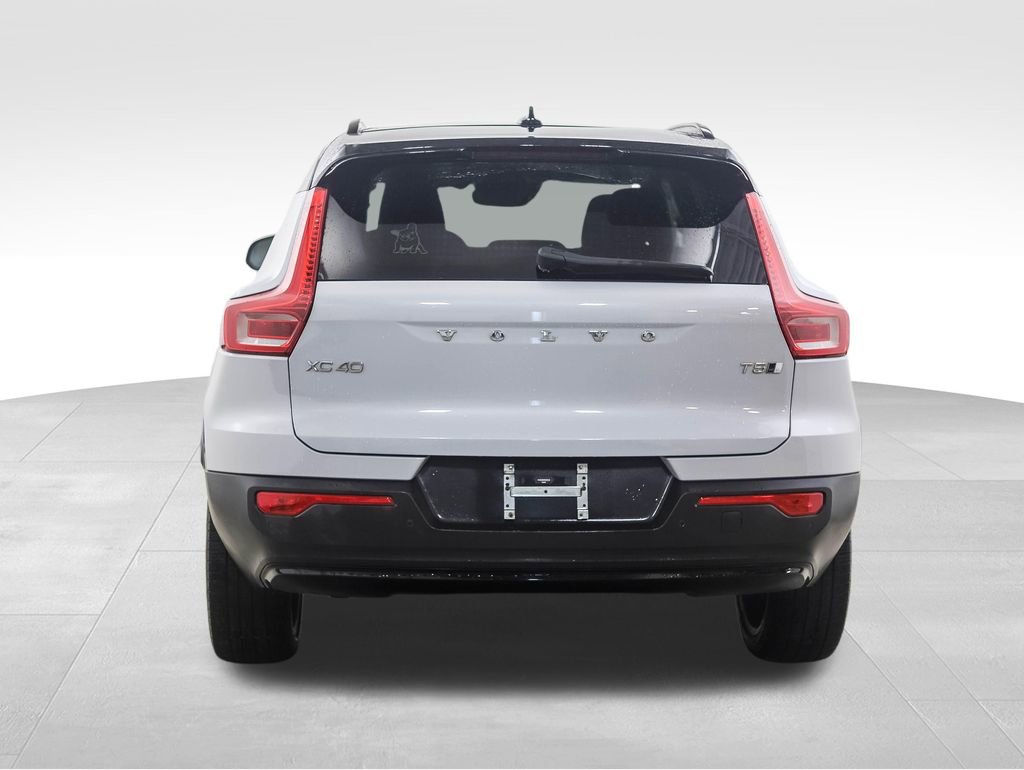 Used 2021 Volvo XC40 T5 R-Design w/ Protection Package Premier image 4