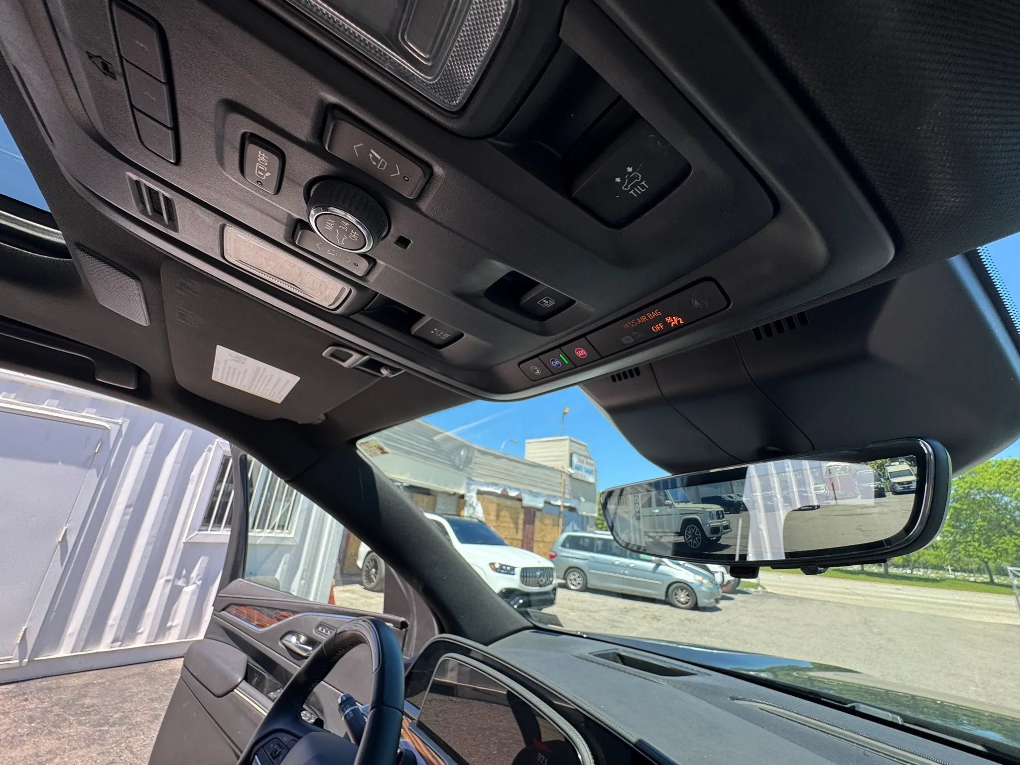 Used 2024 Cadillac Escalade Premium Luxury AWD/4WD image 26