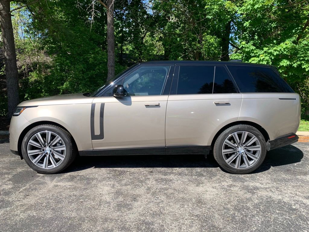 Used 2023 Land Rover Range Rover SE AWD/4WD image 4