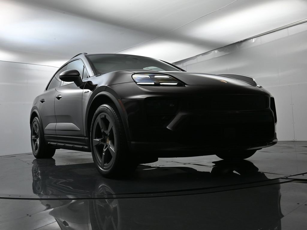 Certified 2025 Porsche Macan 4 Electric image 58