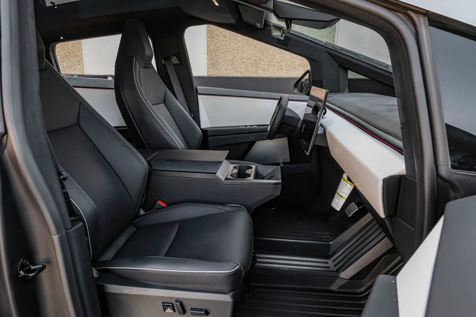 Used 2024 Tesla Cybertruck Cyberbeast AWD/4WD image 45