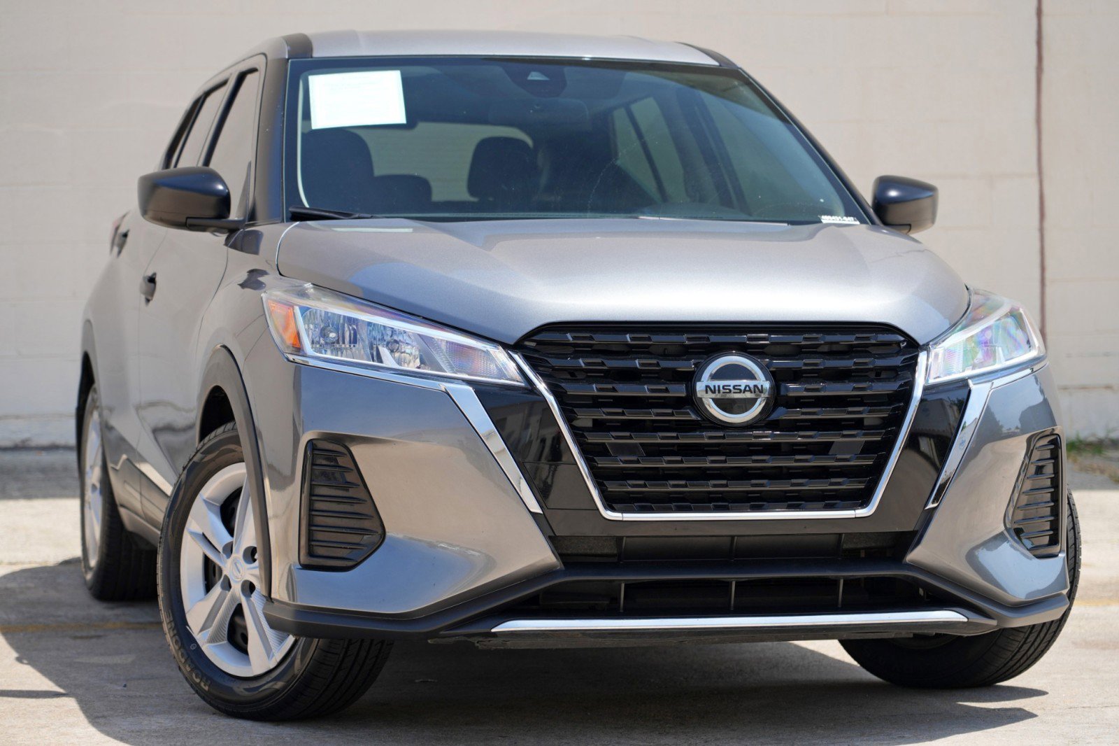 Used 2021 Nissan Kicks S FWD image 2